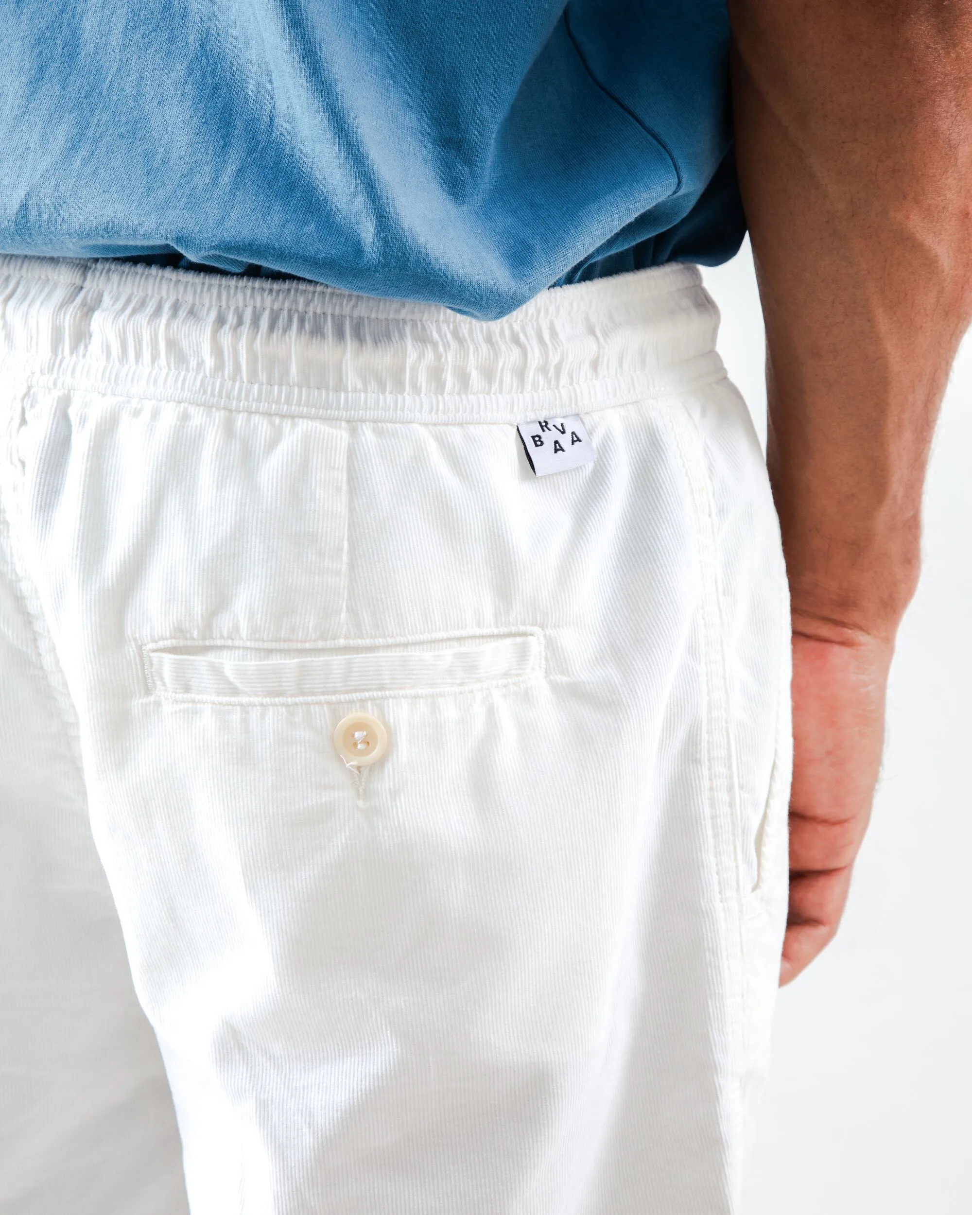 Relaxed fit style custom-made Baby Cord Short Ecru