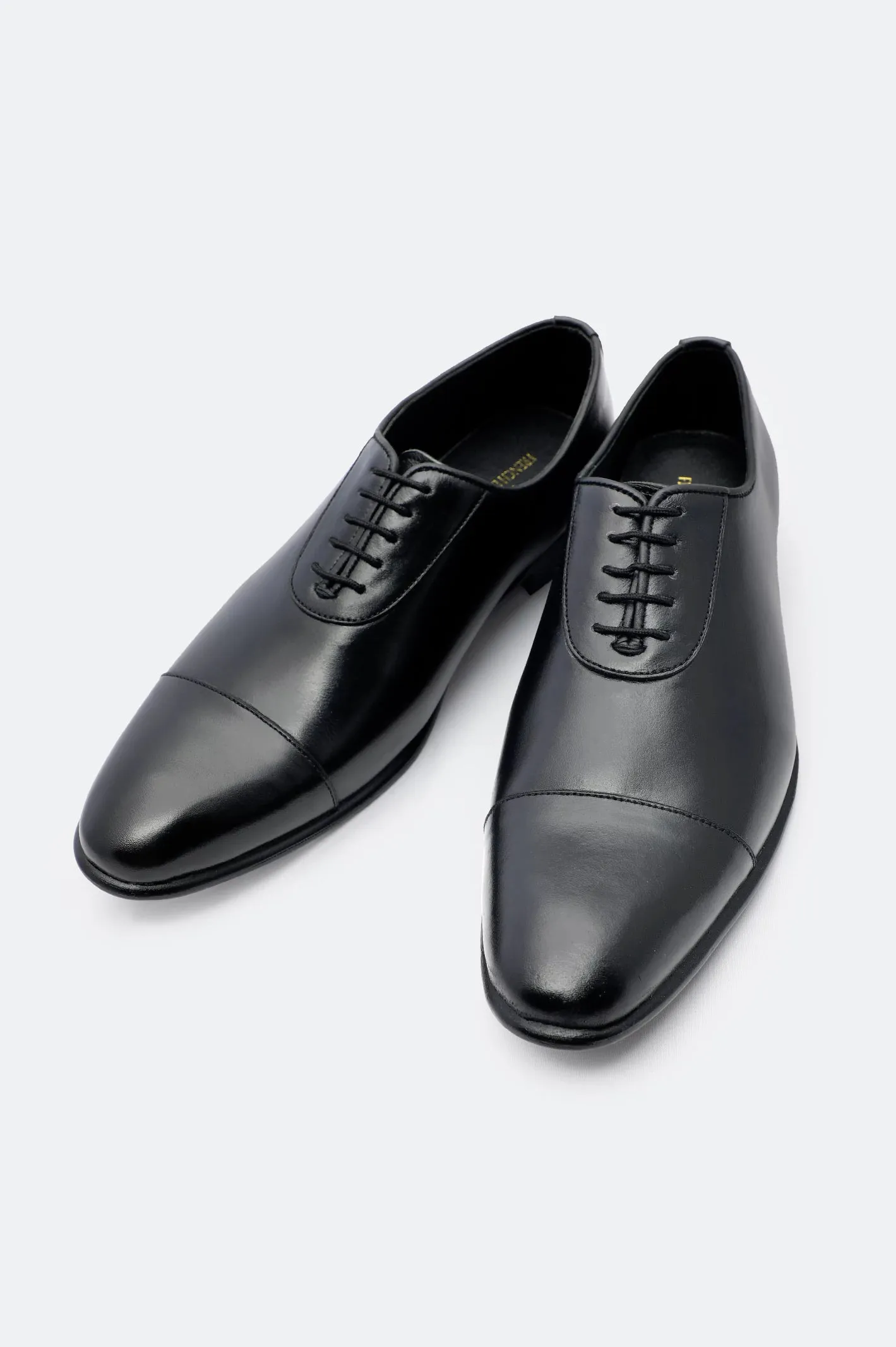 Clean Surface Black Formal Shoes