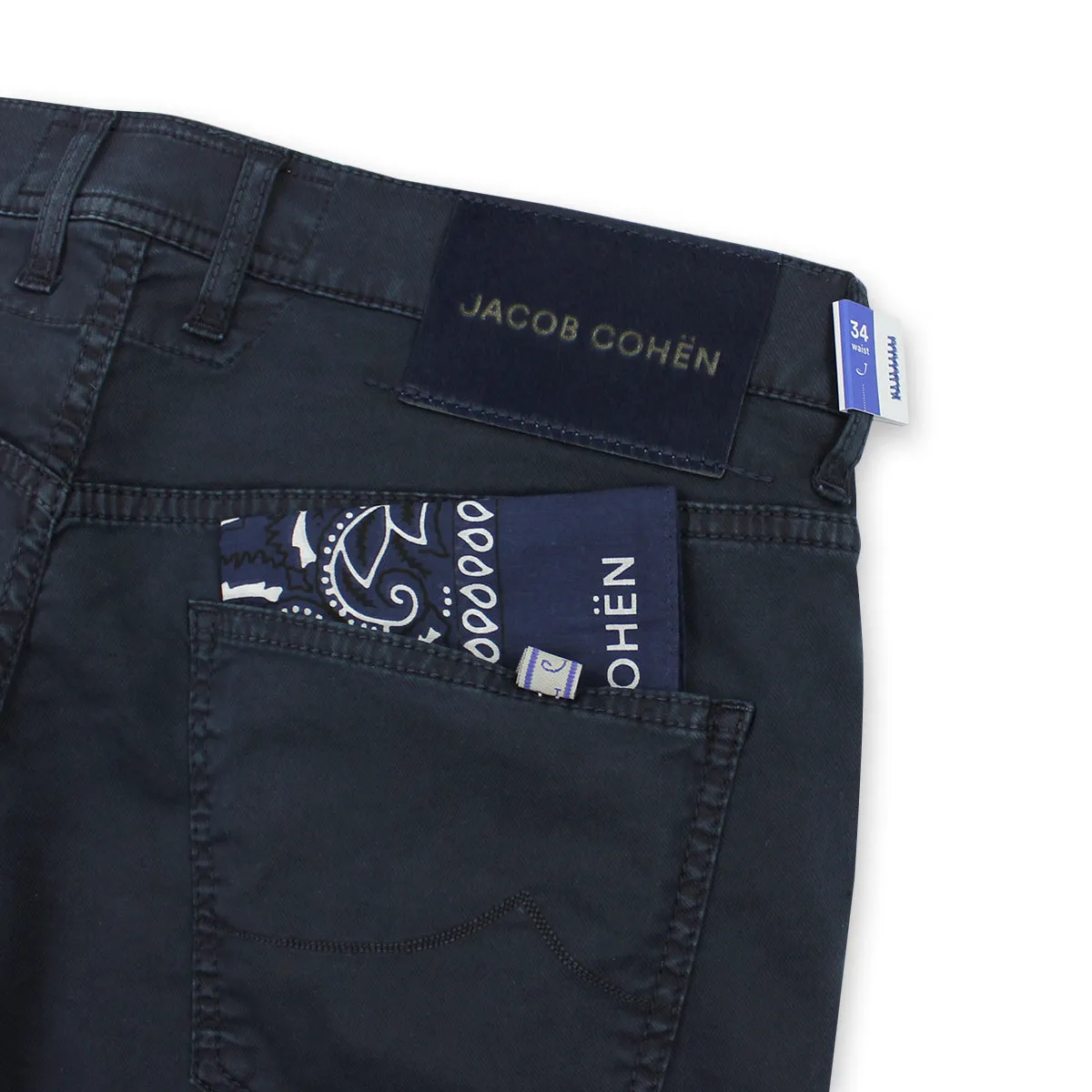 Minimalist Look Jacob Cohen - Nicolas Slim Fit Shorts in Navy