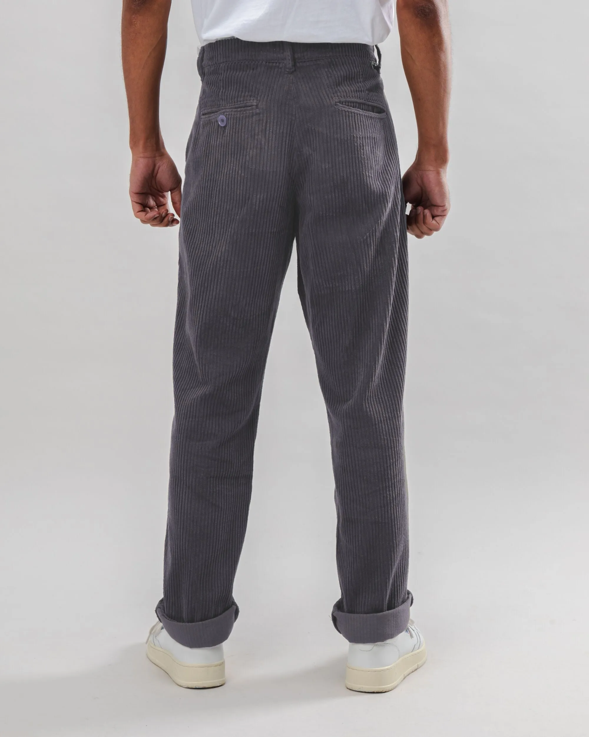 Wrinkle-Resistant FlexFoamPadding Corduroy Pleated Chino Pants Dark Grey