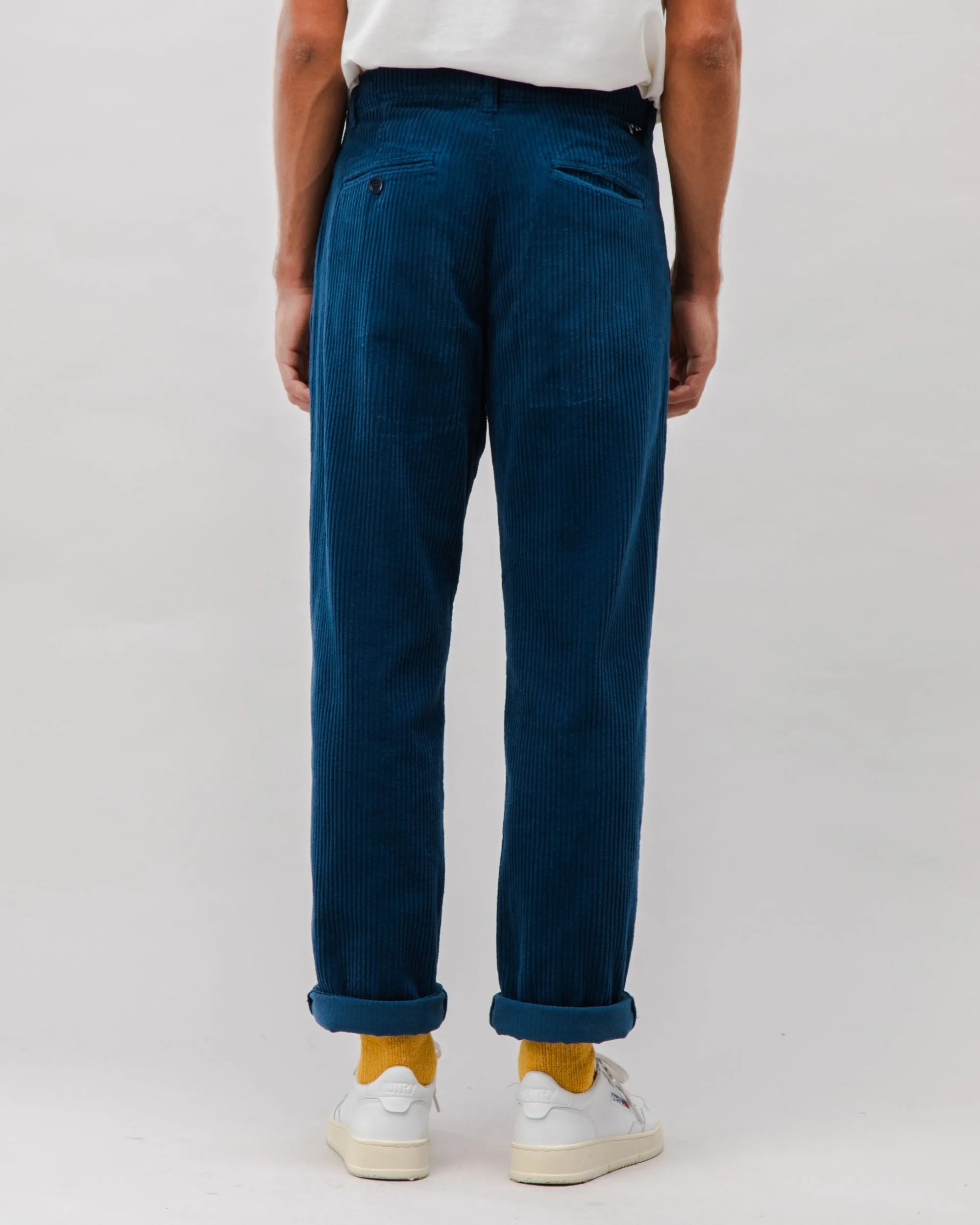 FlexibleStretchWeave Corduroy Pleated Chino Pants Indigo