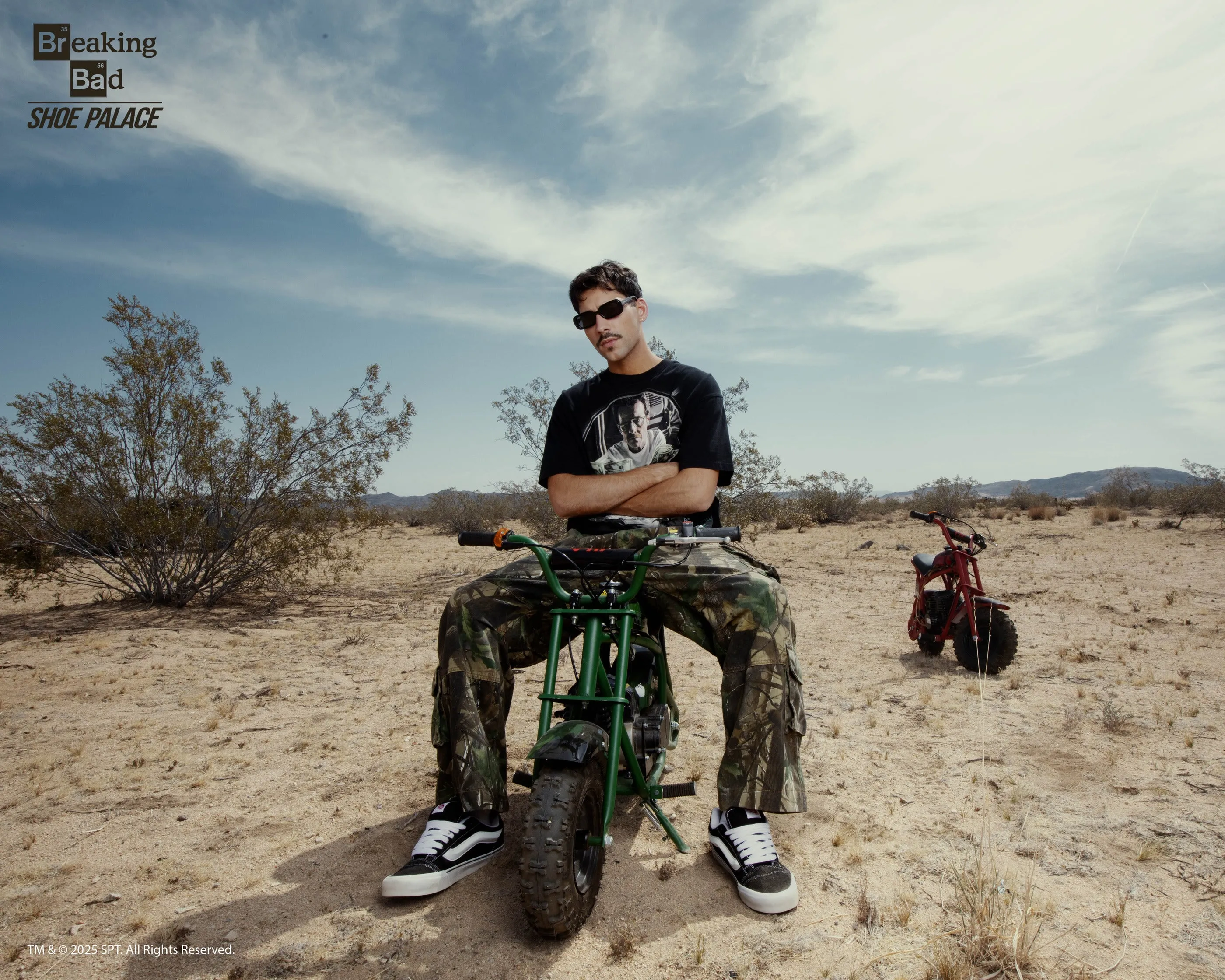 SP x Breaking Bad Laundering Light Washed Mens Short Sleeve Shirt (Black/Green) Quick Fit Stretch