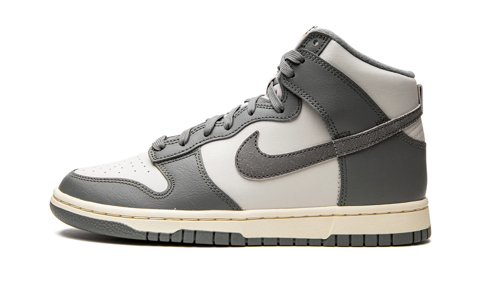 Dunk High "Light Bone / Tumbled Grey" Pro Ride Heel protection