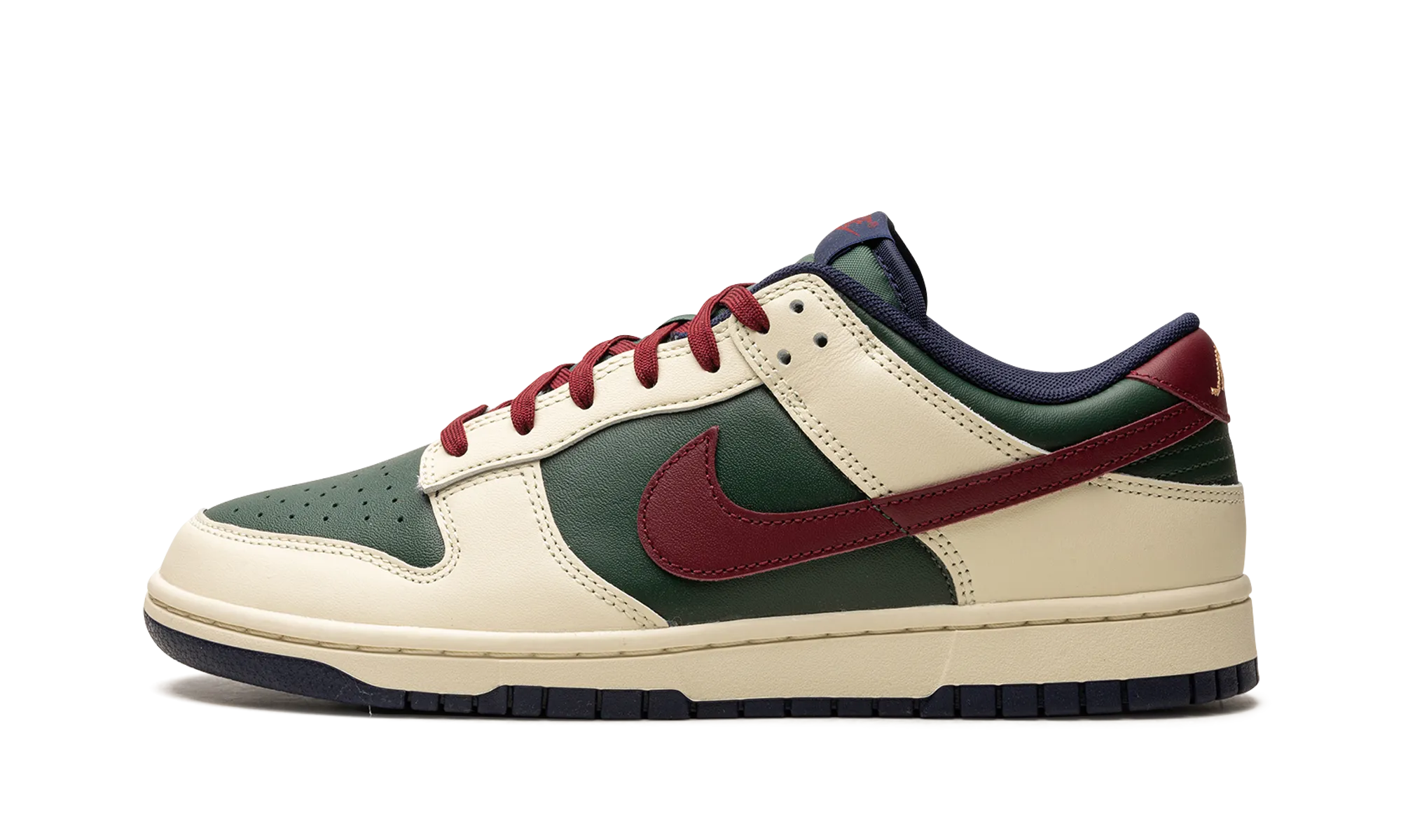 Slide Performance Freestyle Look Dunk Low "From Nike, To You"