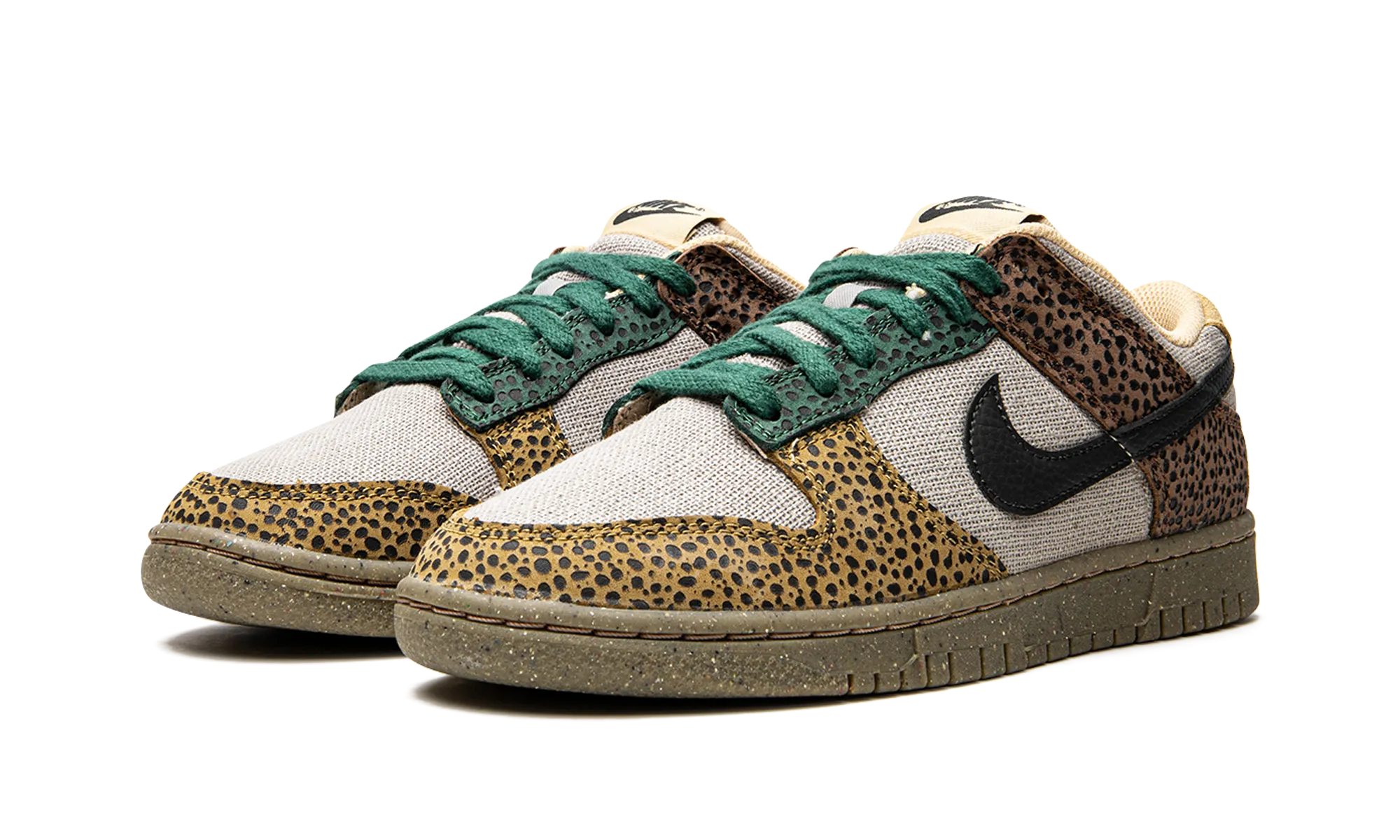 Dunk Low "Safari Golden Moss" skateboard ride Flat Step