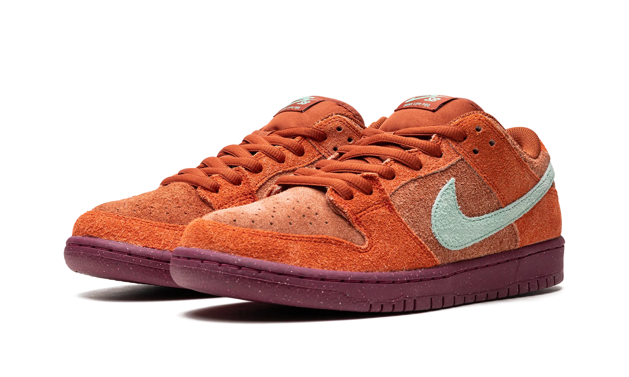 Flat Ride Effortless Style SB Dunk Low Pro Prm "Mystic Red"