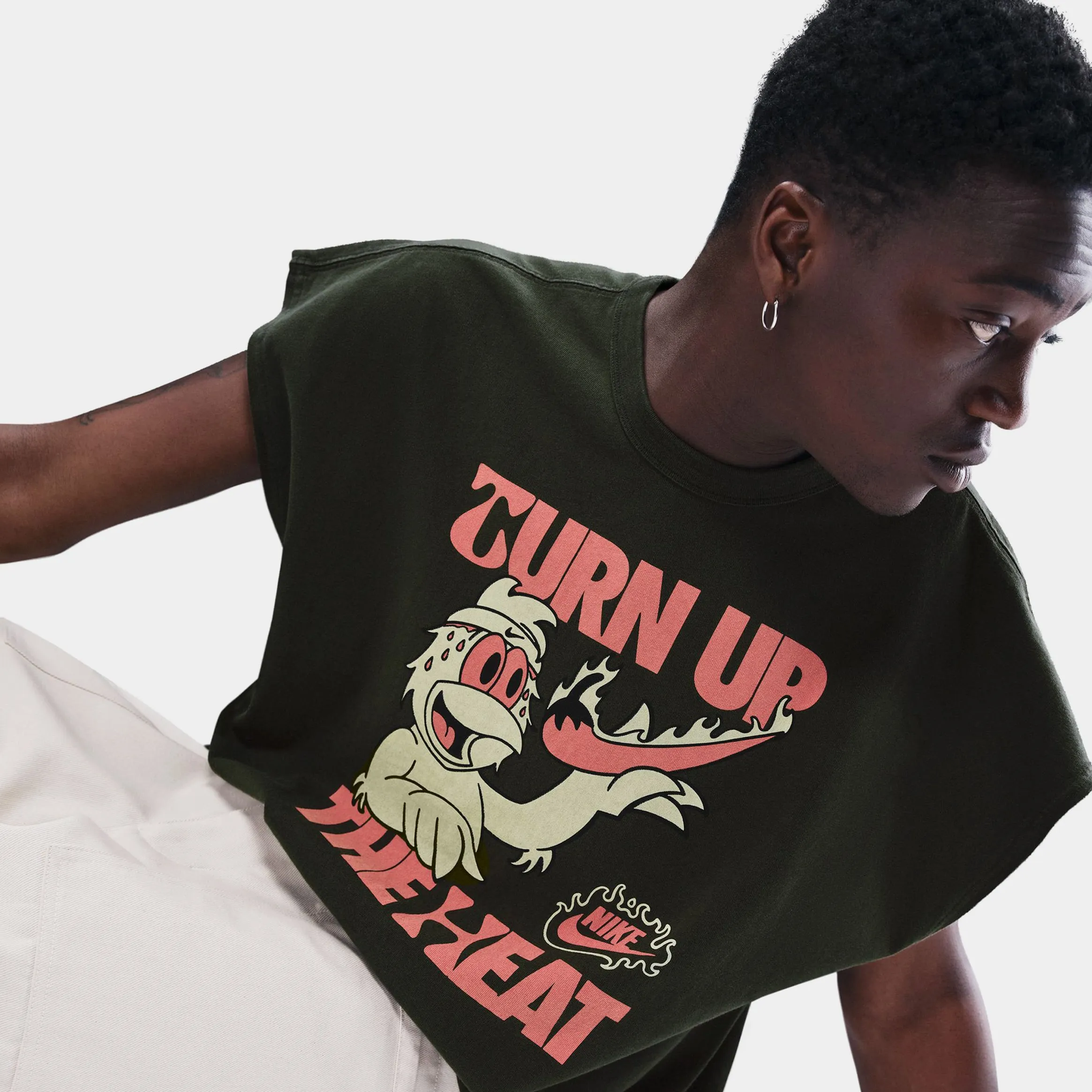 Relaxed Fit NSW Sleeveless Hot Ones Mens Short Sleeve Shirt (Black/Red)