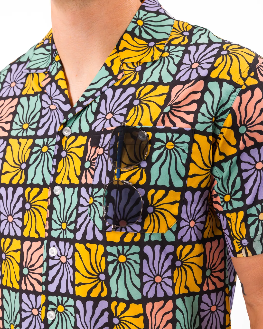 Trendy Comfort Flower Power Men's Button-Down Camp Shirt