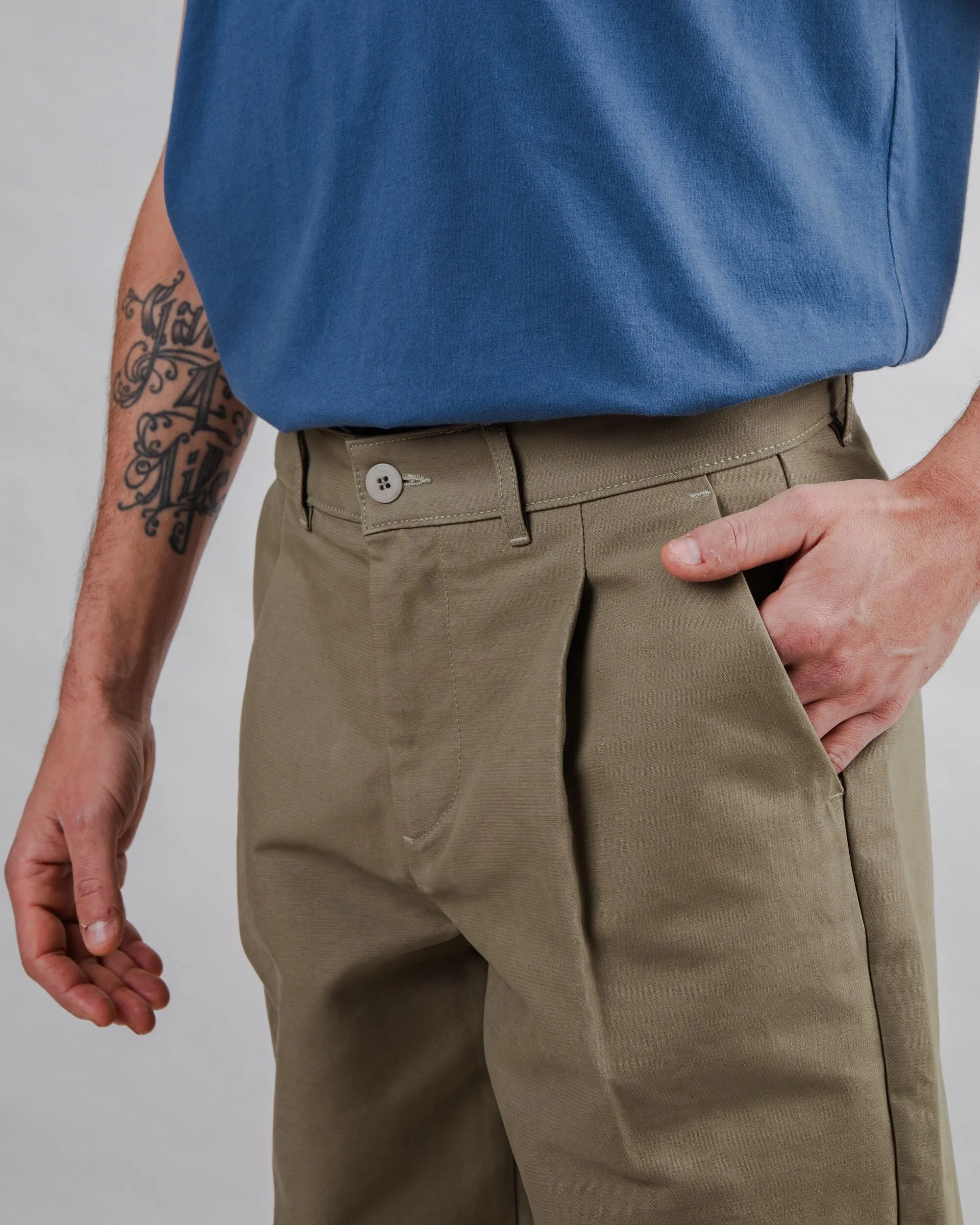 Air Flow Sobremesa Pleated Pants Kakhi