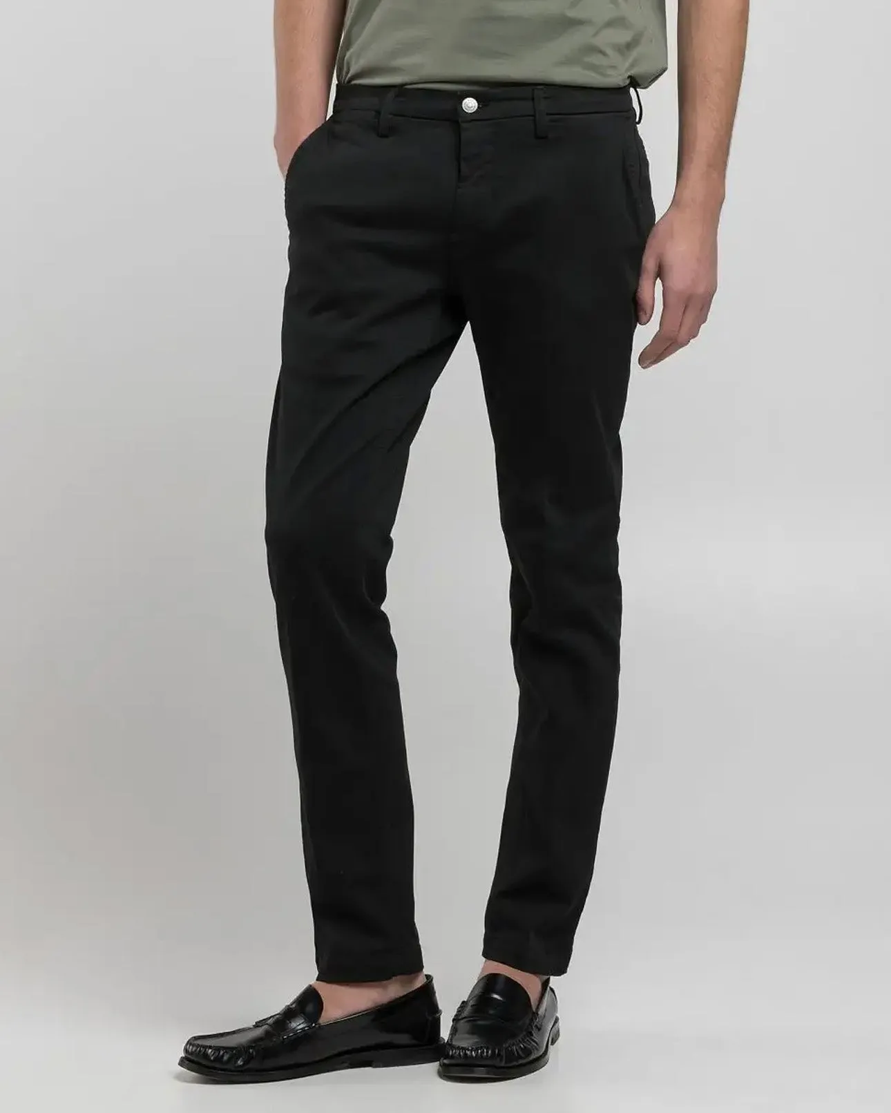 Classic Item Comfortable Choice Replay Zeumar Hyperchino Colour XLITE Slim Mens Jeans - Black