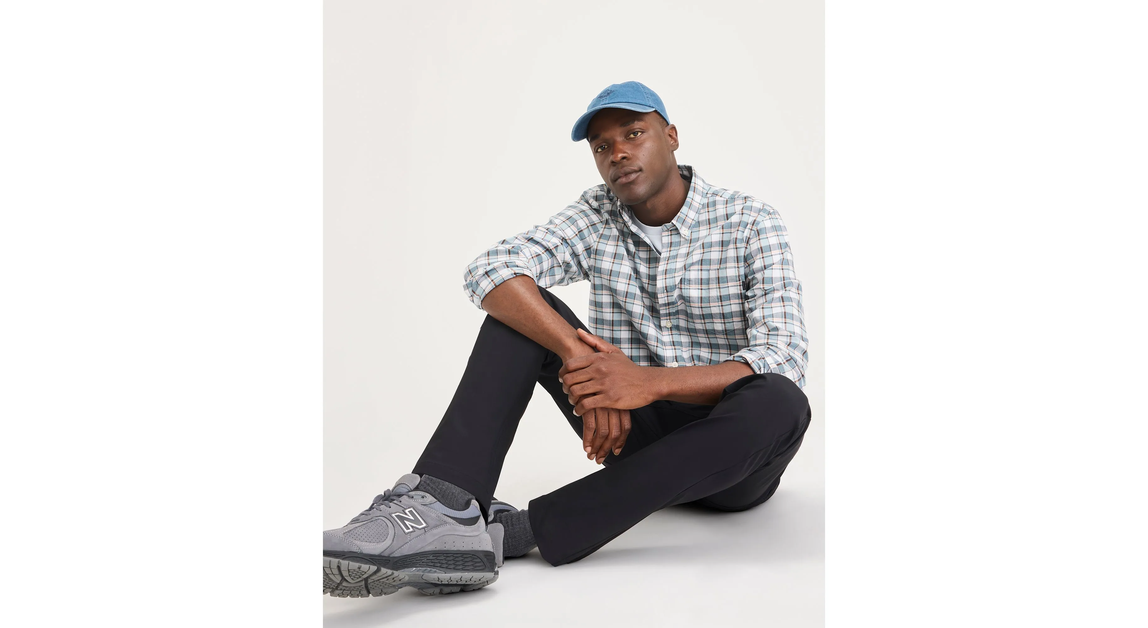 Go Airweave 5-Pocket, Slim Tapered Fit Packable design Denim finish