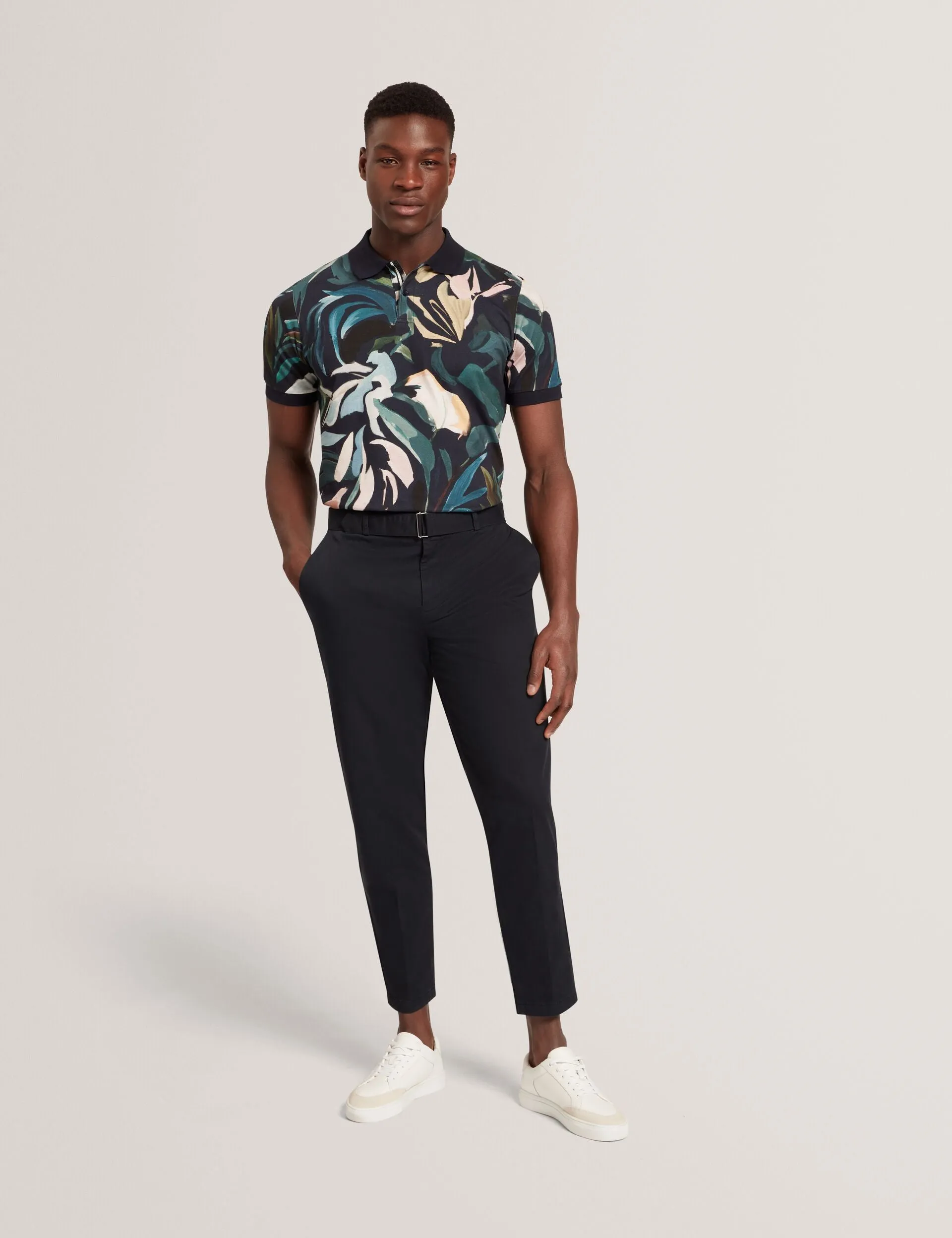 Tapered Leg Design Supportive Waistband ARMODO | BLACK