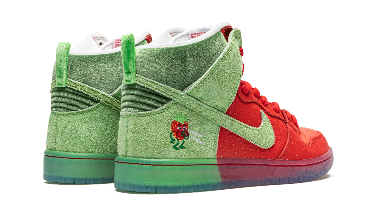 Stretchable Mesh Multi   Purpose SB Dunk High "Strawberry Cough"
