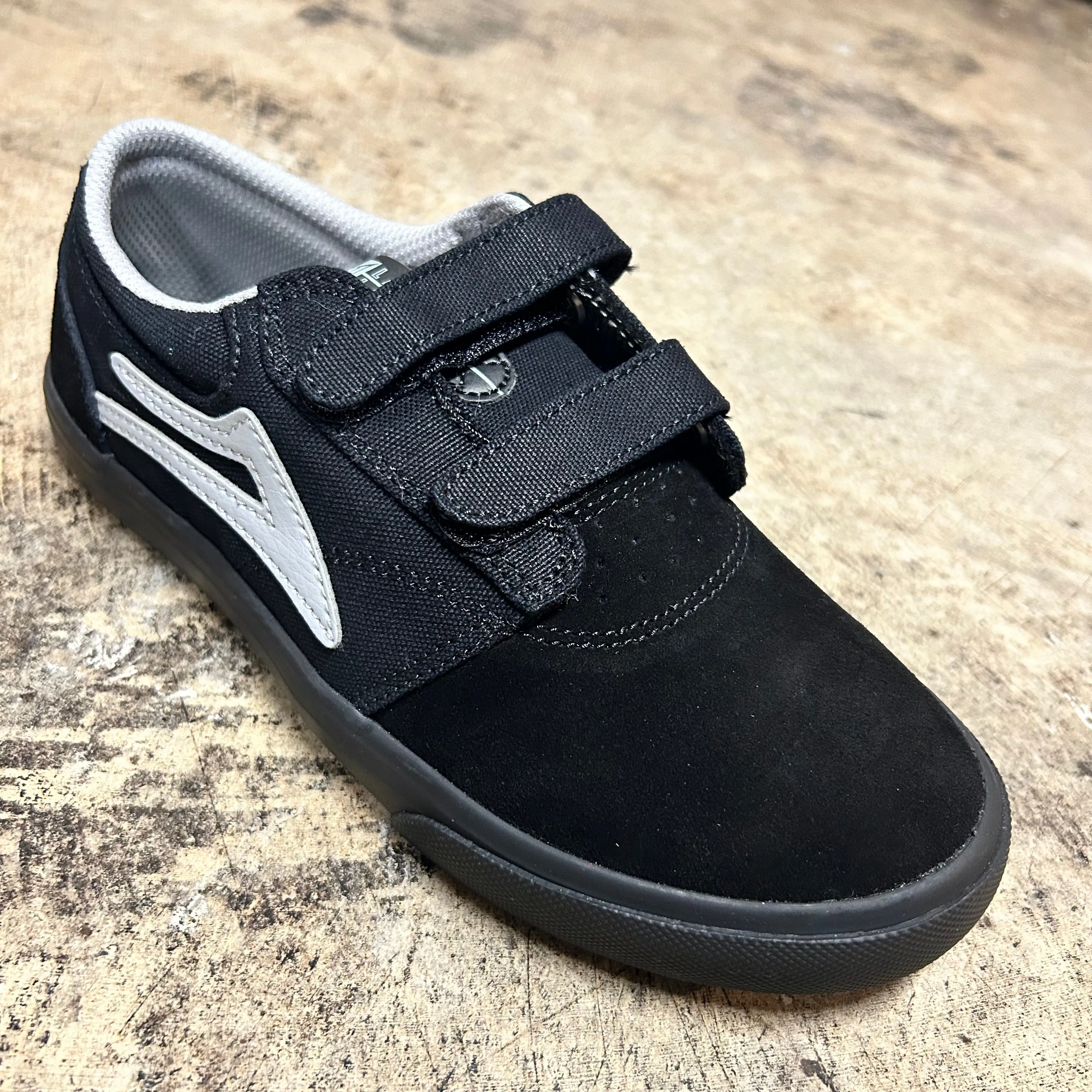 Sturdy Build LAKAI GRIFFIN KIDS (BLK/BLK)