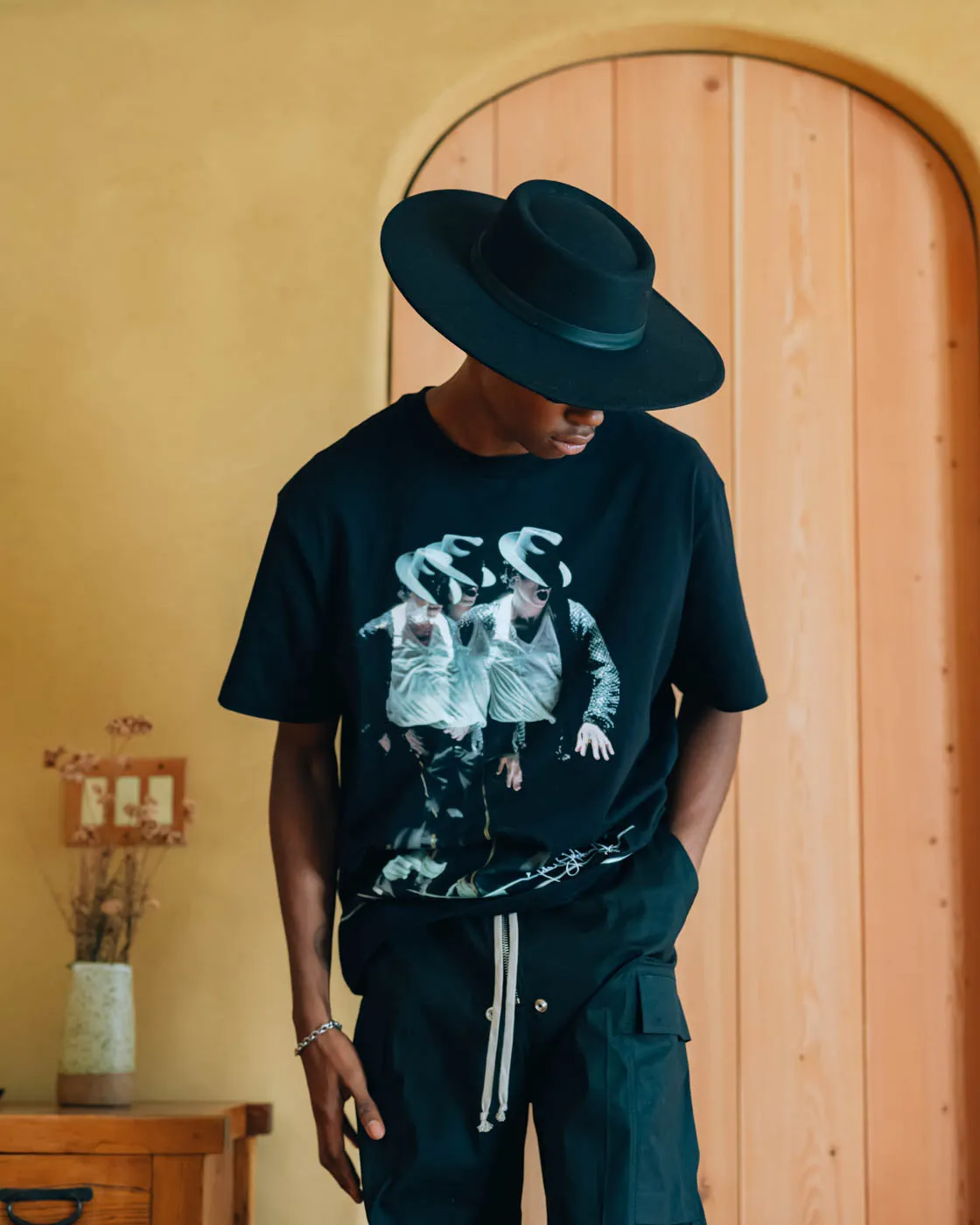 Chilly Wear Outdoor Smart SP x Michael Jackson Moonwalk Mens Short Sleeve Shirt (Black/White)