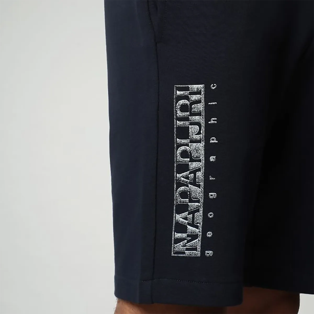 Napapijri - Nallar Sweat Shorts in Navy Body Friendly