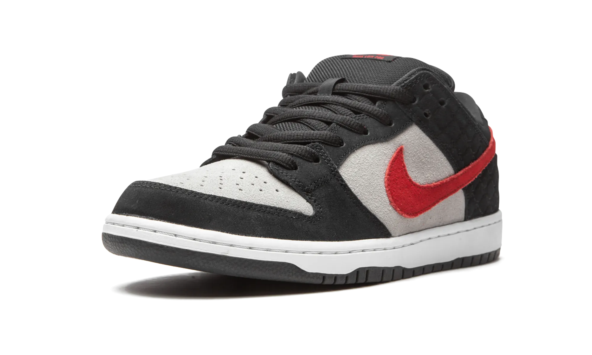 Dunk SB Low "Primitive" suede upper Water Resistant