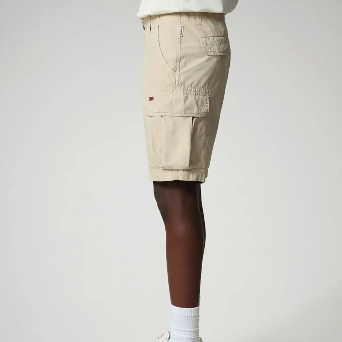 Effortless Fit Chill Style Napapijri - Noto 4 Cargo Shorts in Natural Beige