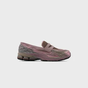 Wide Path Lane City Firm New Balance 1906 Loafer - Pink /  Metallic Silver