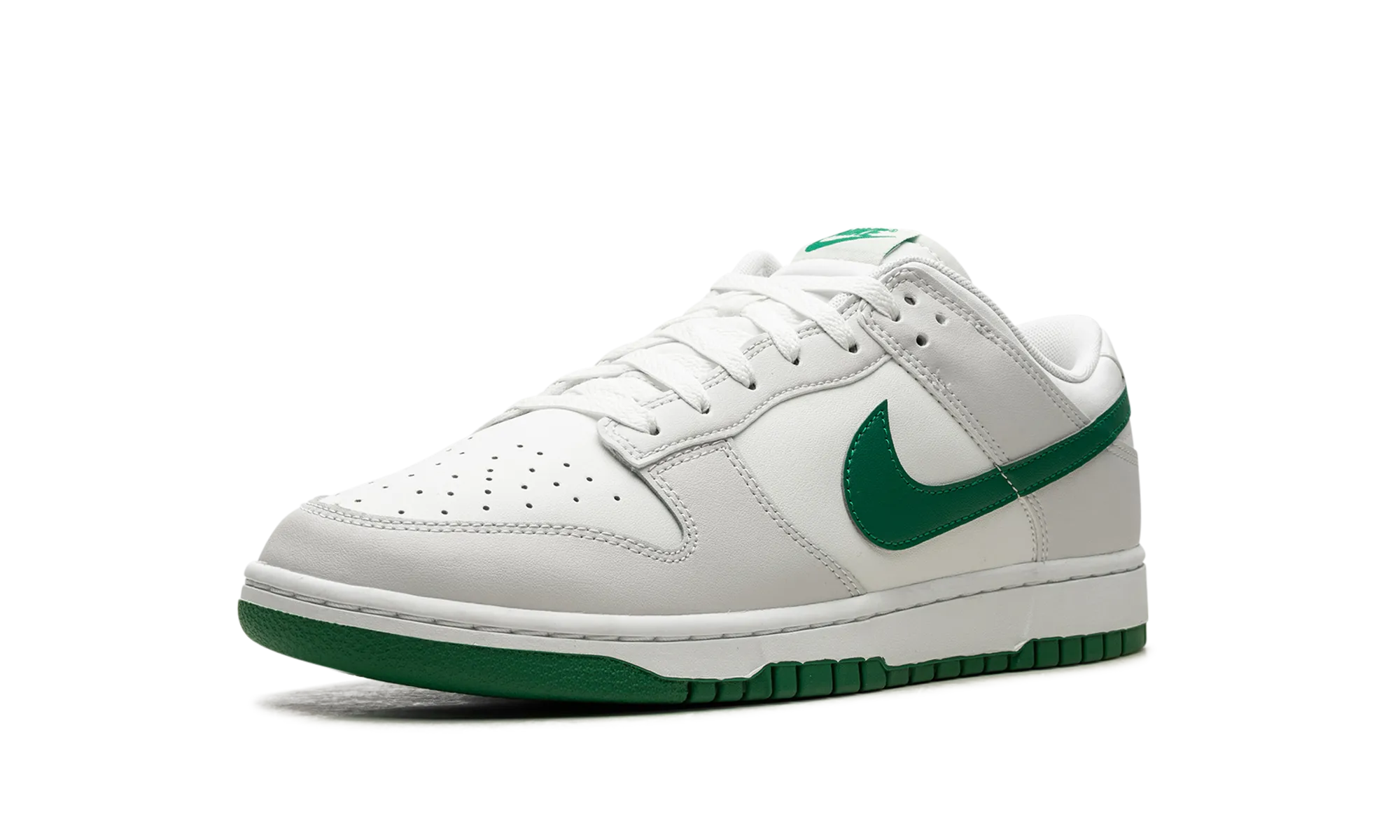Comfortable ankle support Action Ready NIKE DUNK LOW "MALACHITE"