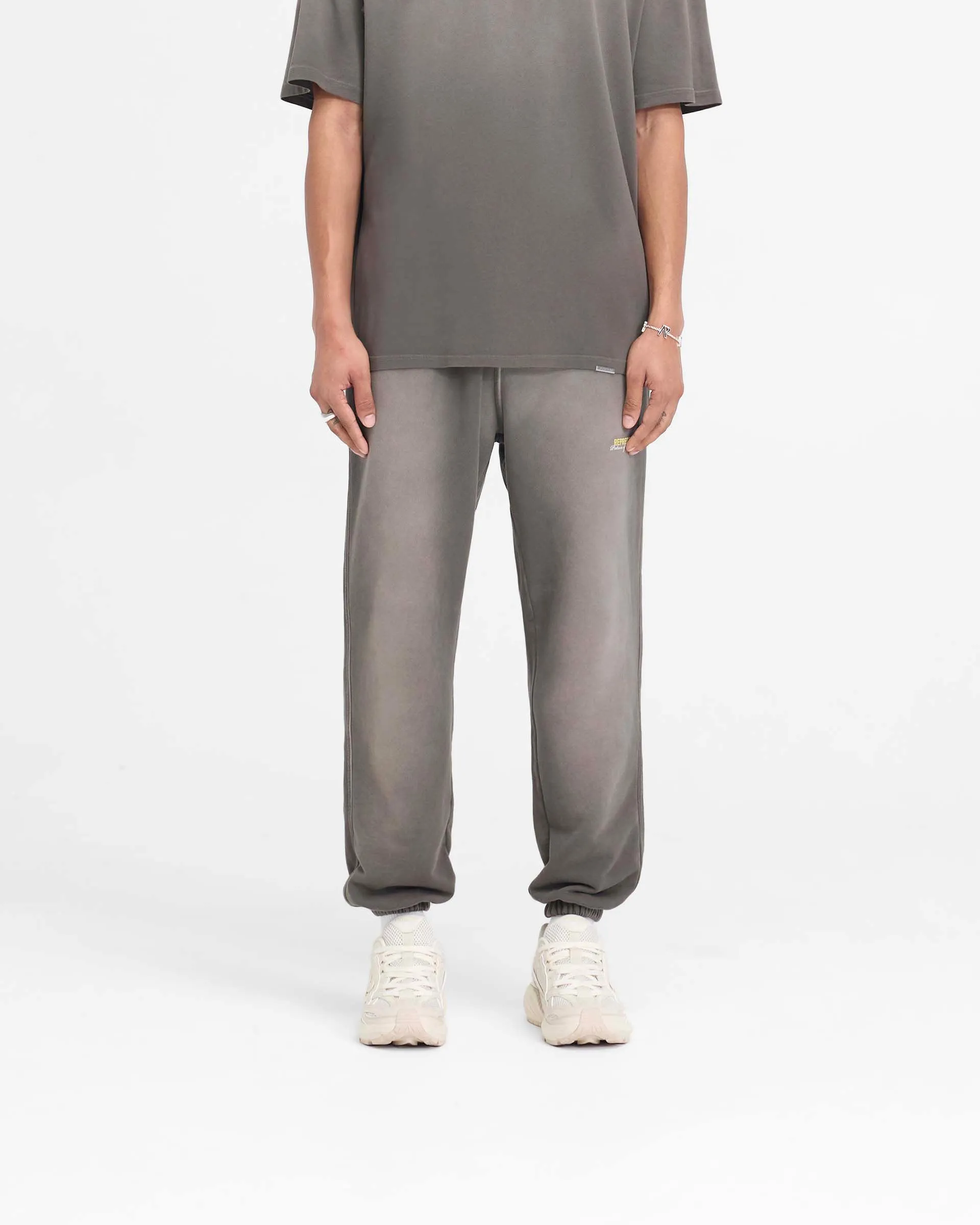 Lightweight Wear Patron Of The Club Sweatpant - Washed Olive