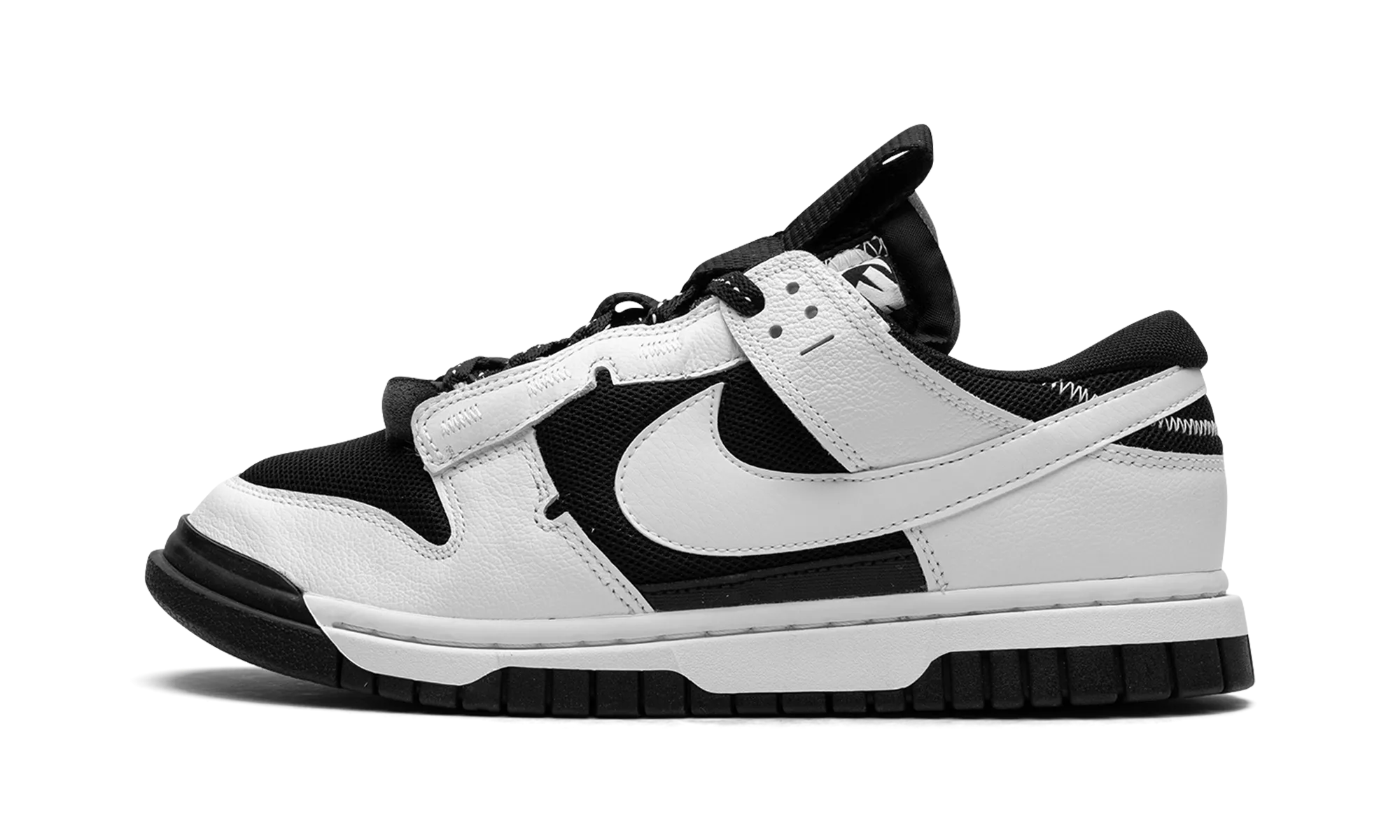 Motion control Nike Dunk Low Remastered "Reverse Panda"
