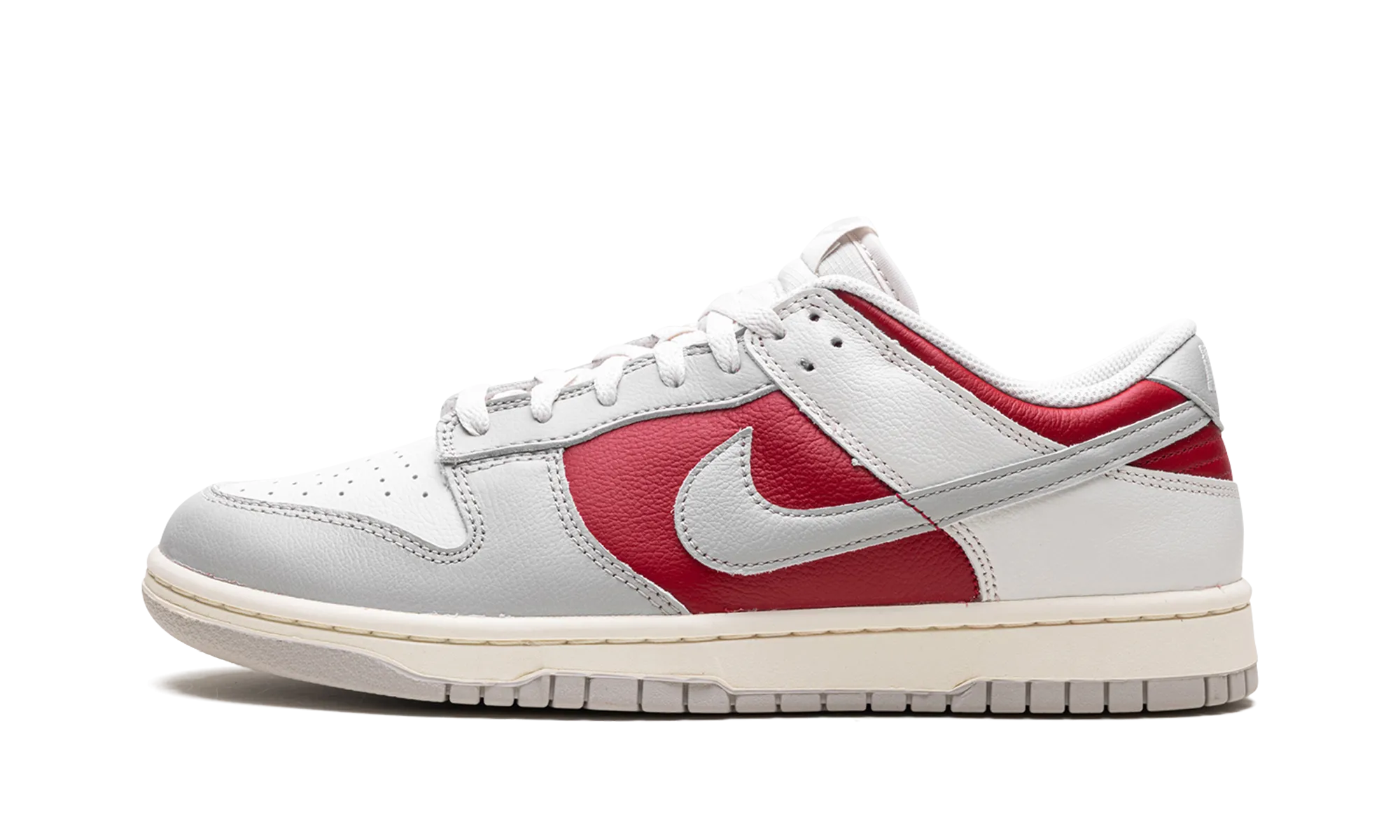 On The Move Dynamic Speed Dunk Low "Ultraman"