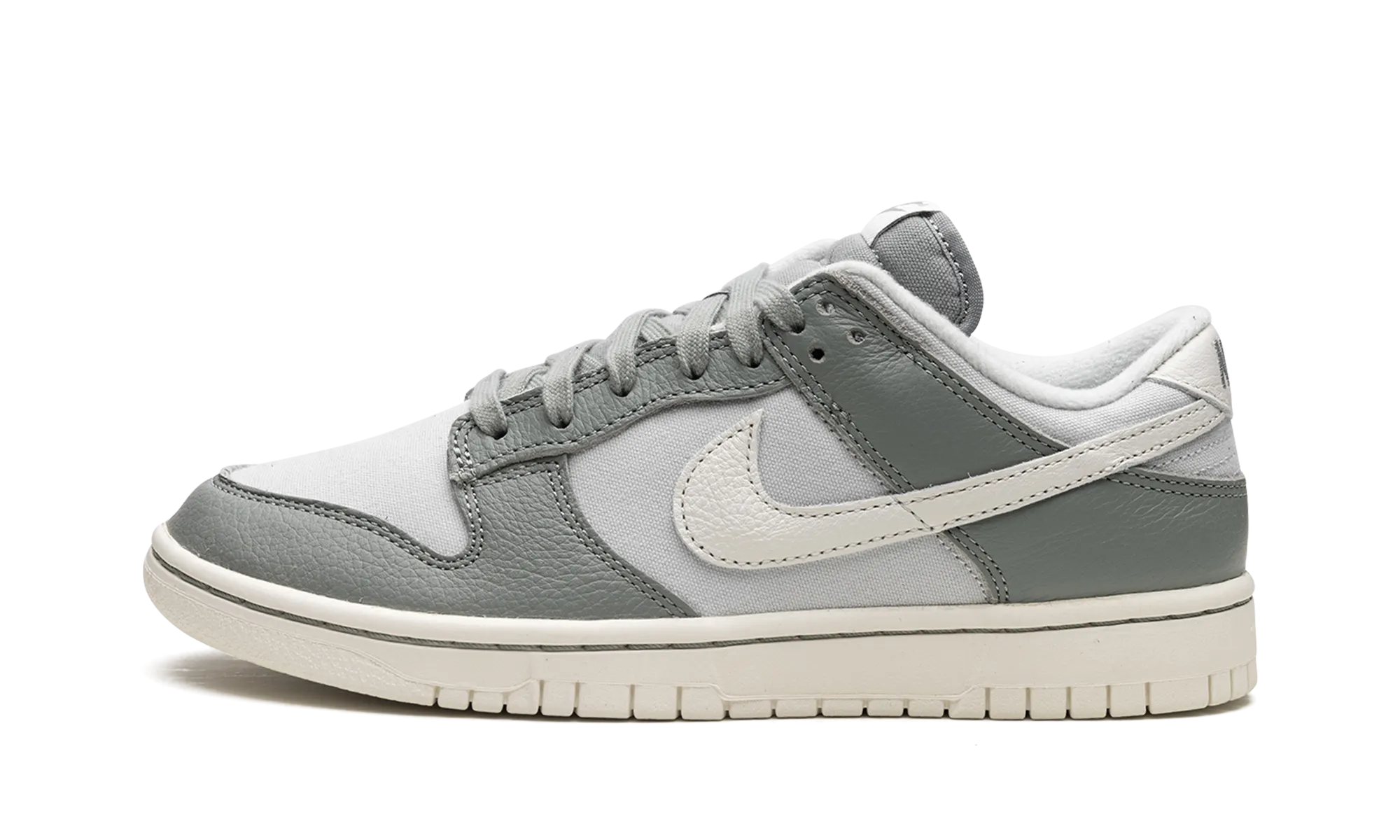 Dunk Low Retro PRM "Mica Green" Elastic Fit