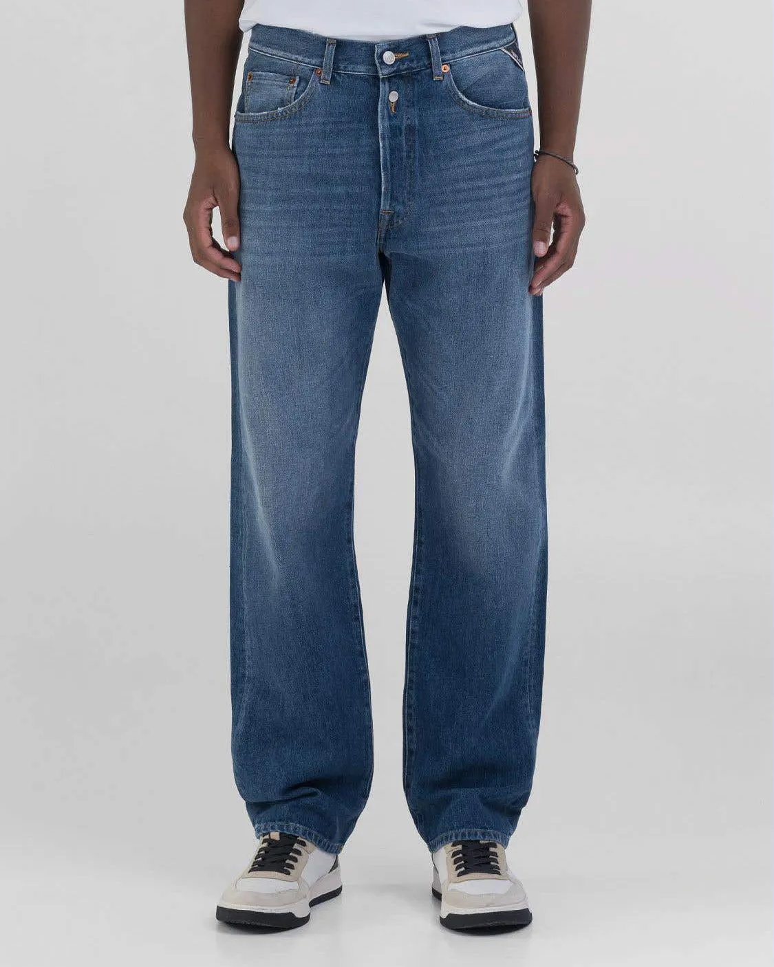 Replay M9Z1 Straight Fit Mens Jeans - Dark Blue Closet Must Stylish Silhouette