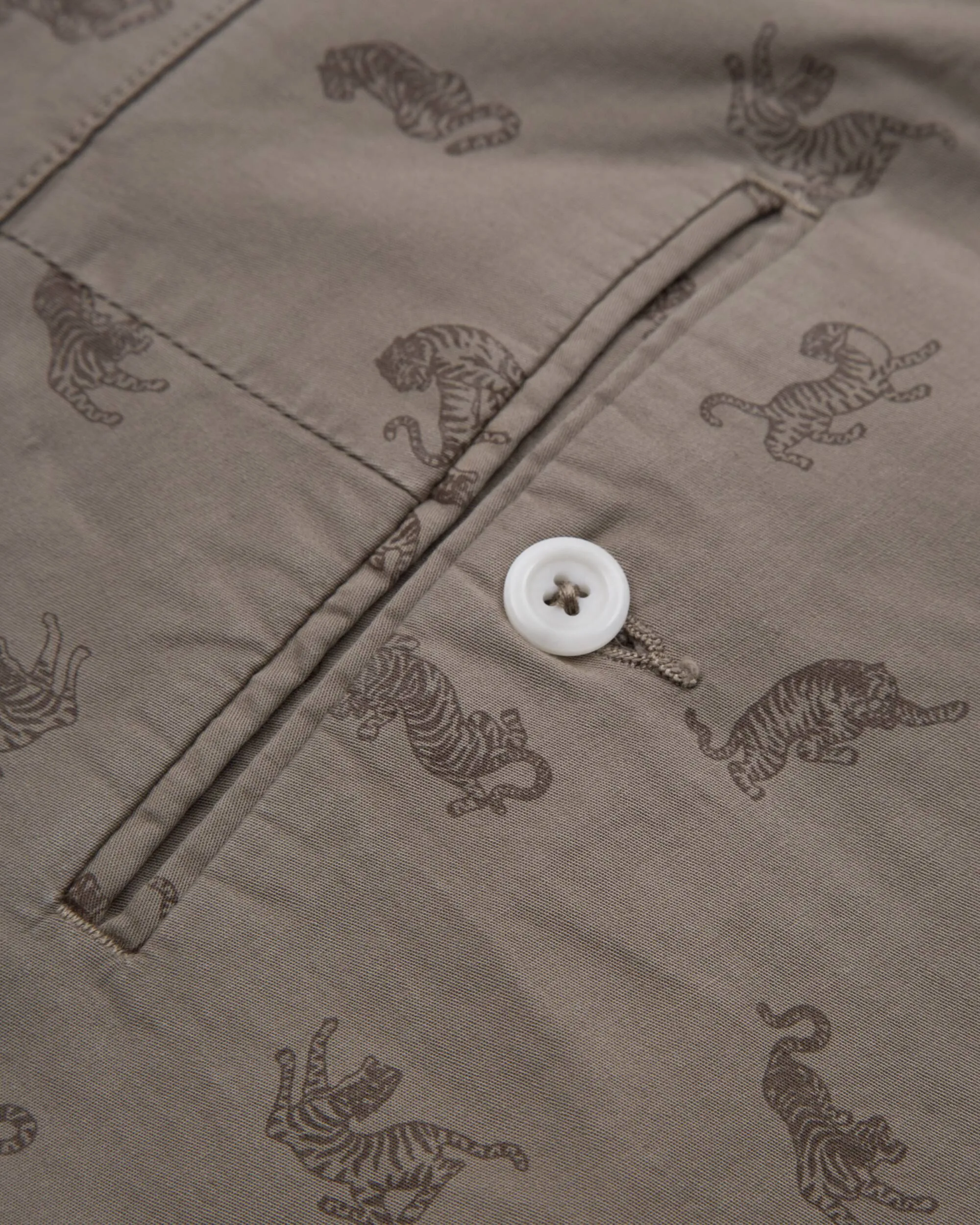 Roar Roar Printed Shorts Dynamic Tension Control regular size