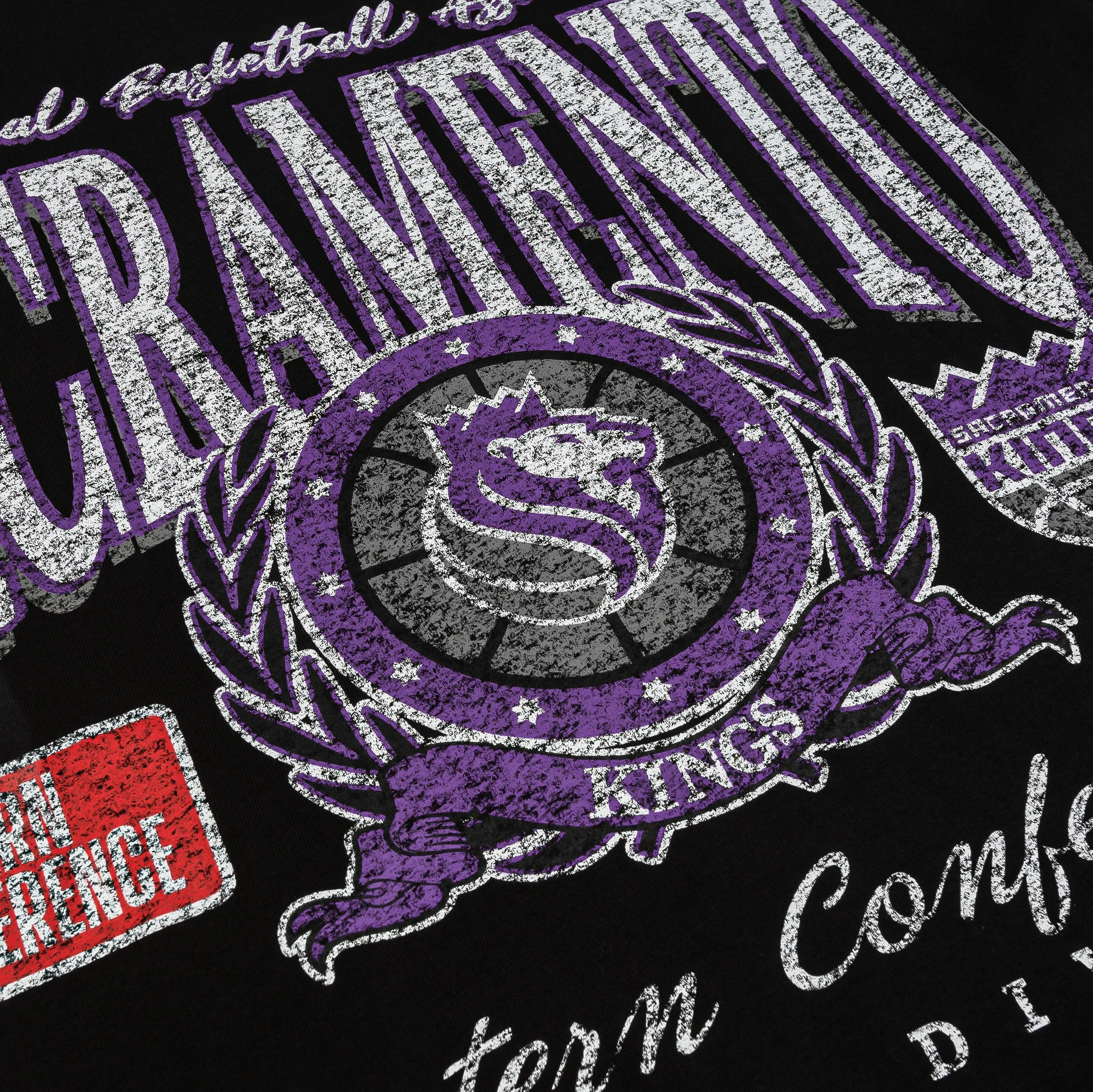 NonRestrictive Cut Sacramento Kings Oversized Mens Short Sleeve Shirt (Black/White)