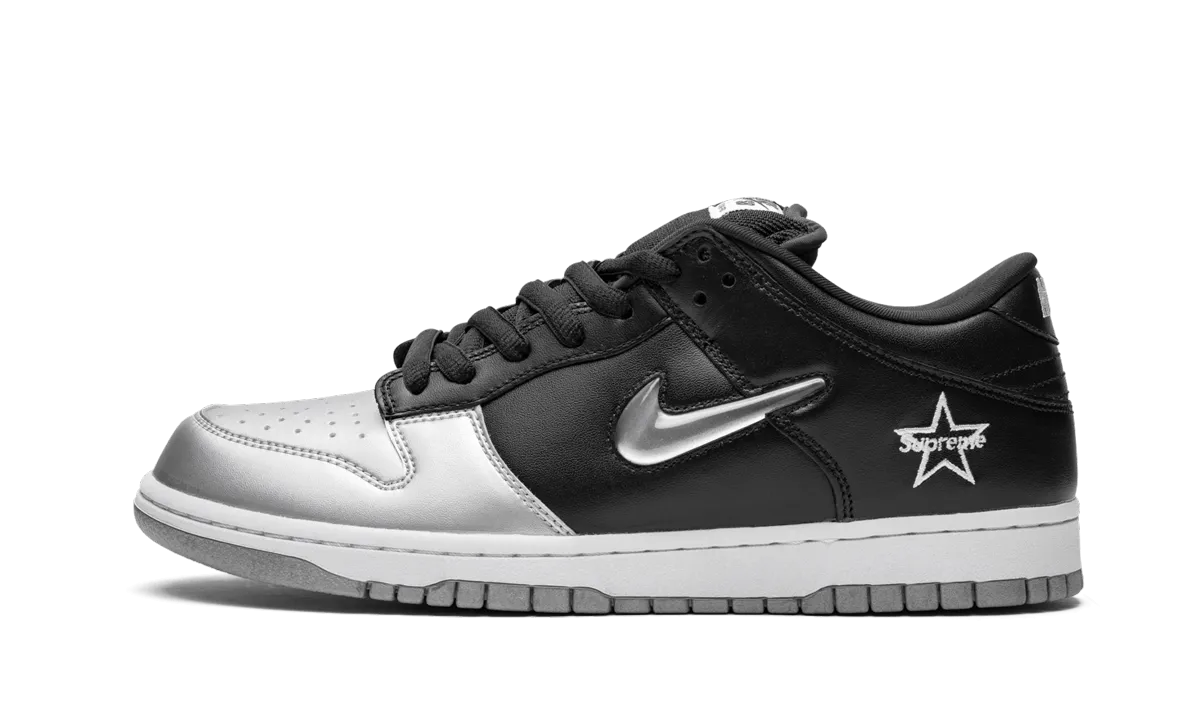 SB Dunk Low OG QS "Supreme - Jewel Swoosh Silver/Black" Jump Control