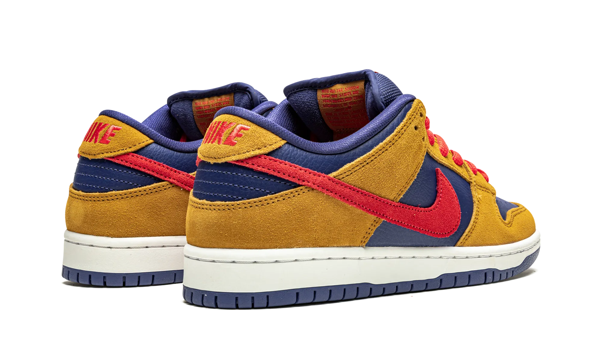 SB Dunk Low Pro "Reverse Papa Bear" Skate Step