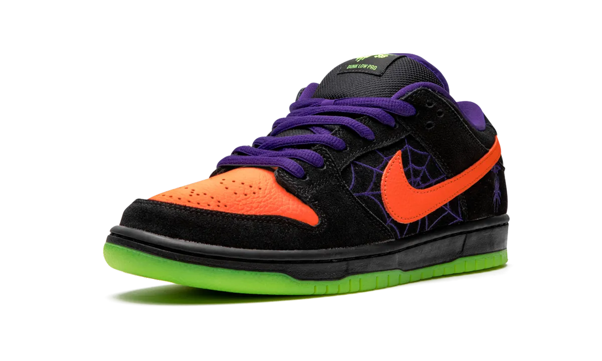 SB Dunk Low "Night of Mischief" Flexible Arch Light Step