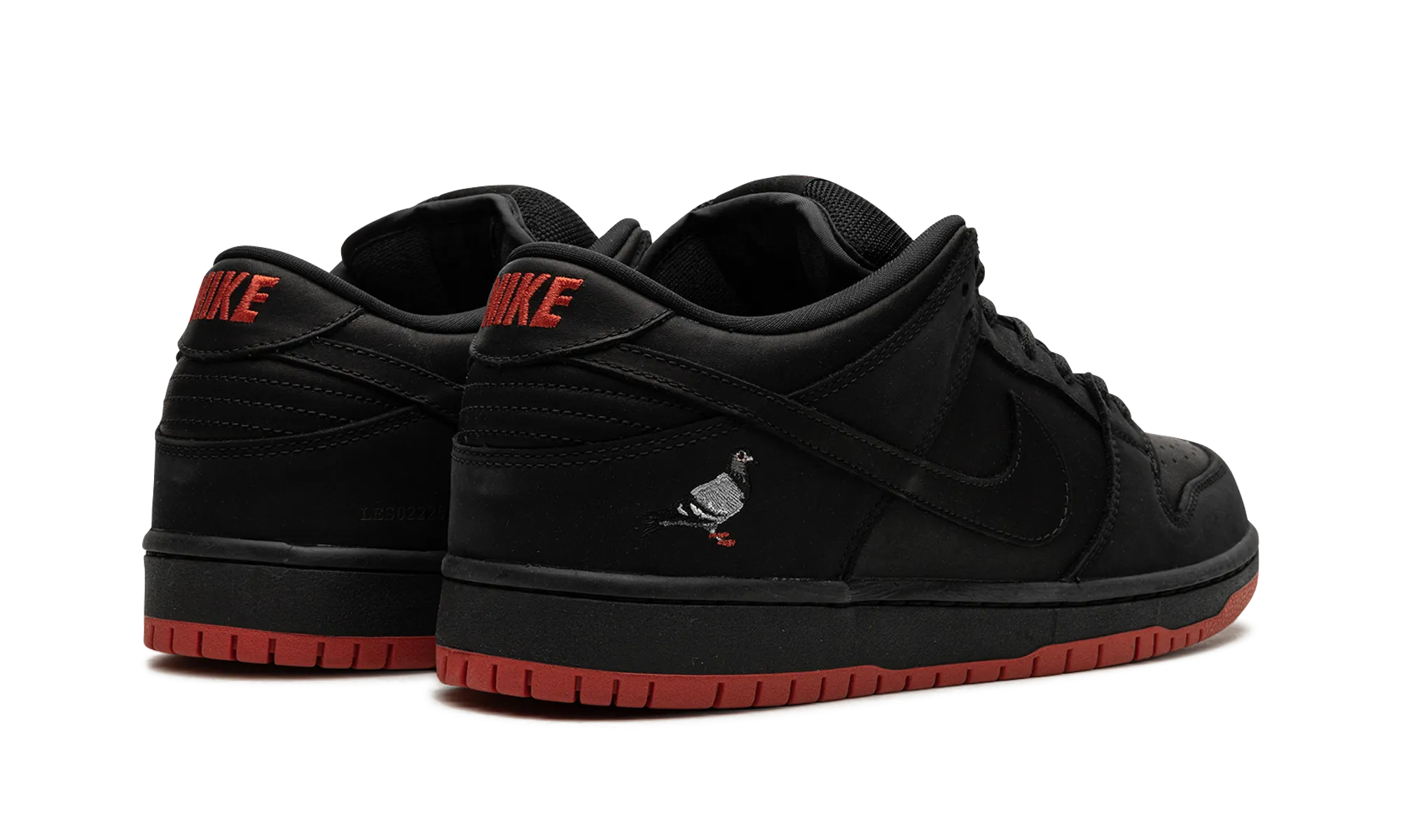 SB Dunk Low TRD QS "Black Pigeon" Crowd Favorite Pro Movement