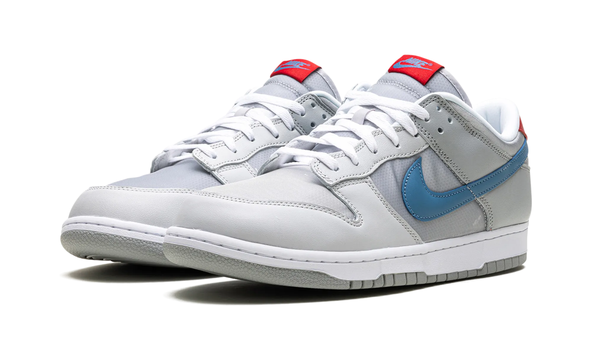 Dunk low "Silver Surfer" Pro Action Ready