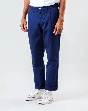 Comfortable Layering Pleated Chino Navy