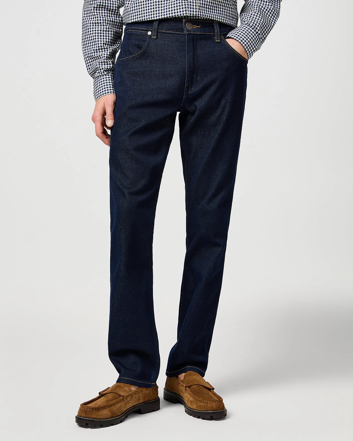 Youth Style Weekend Style Rainy Day Luxury Textured Athlete Fit Wrangler Greensboro Epic Soft Lightweight Regular Fit Mens Jeans - Moonlight Rinse