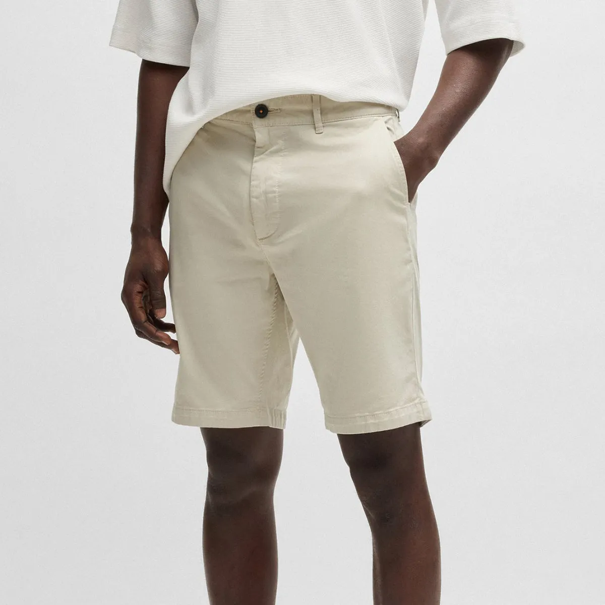 Boss - Chino-Slim Shorts in Beige concert outfit