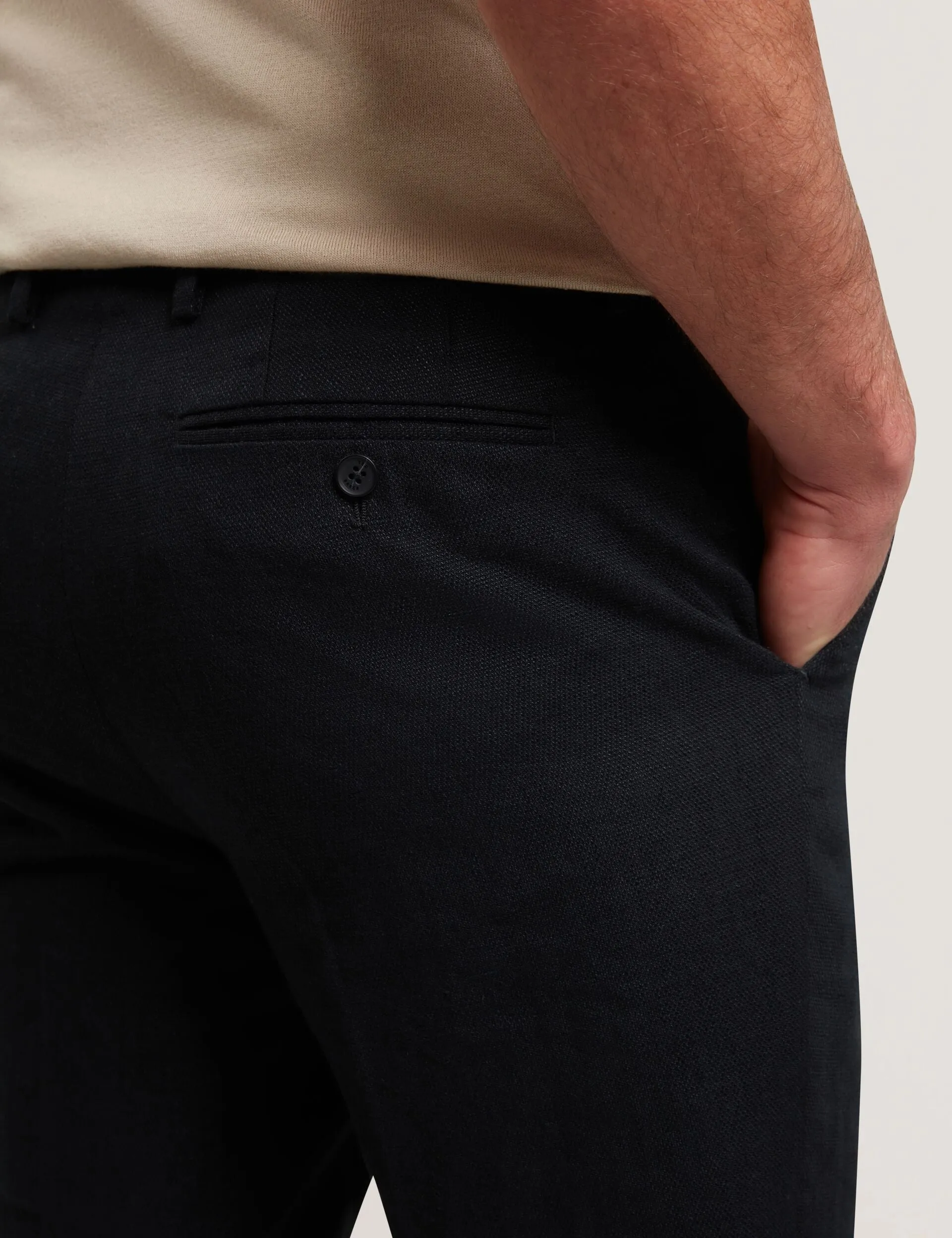 Full Motion Fashion Forward KUMART | BLACK