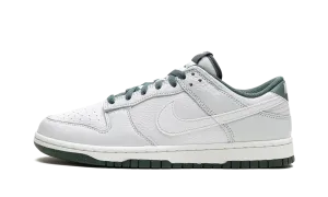 NIKE DUNK LOW "VINTAGE GREEN" Long Term Fit flex design