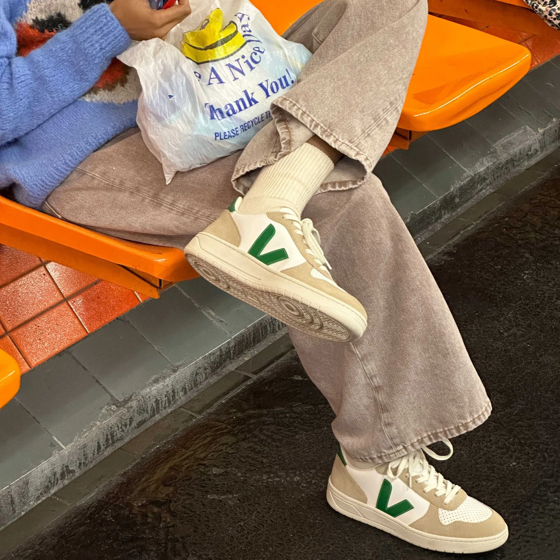 Low Profile V-10 Chromefree Leather Trainer - White Emeraude Sahara