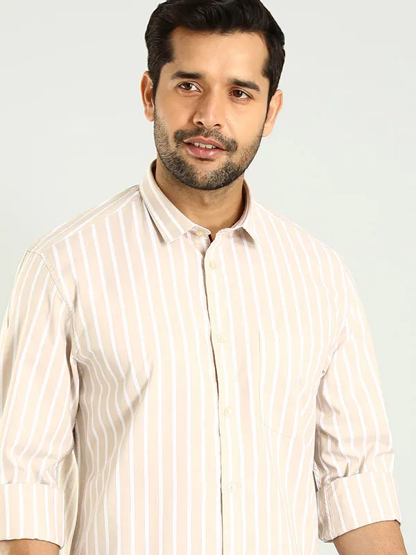 Layered Collar Light Comfort Men Striped Full Sleeve Cotton Shirt