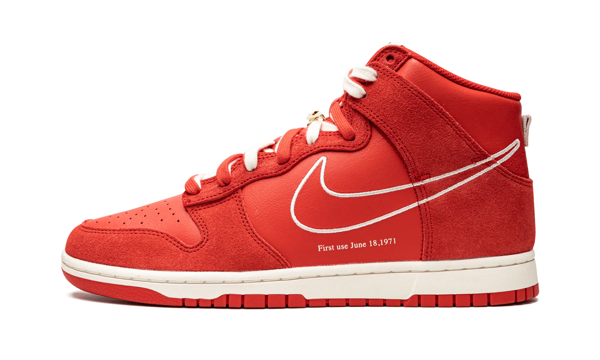 Dunk Hi SE "First Use" Street Friendly Performance Gear