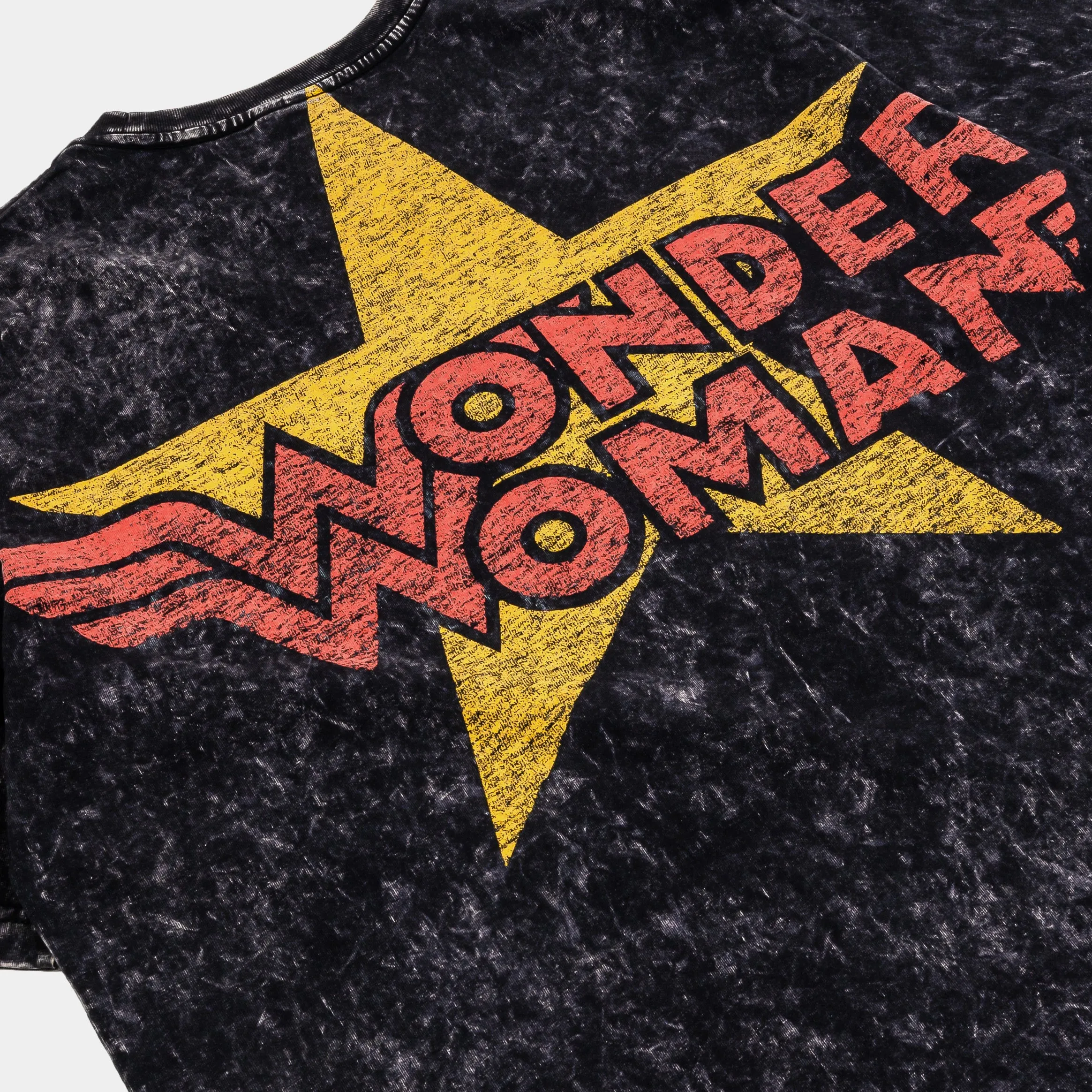 Fresh Outfit Wonder Woman DC Bronze Age Mens Short Sleeve Shirt (Black/Yellow)